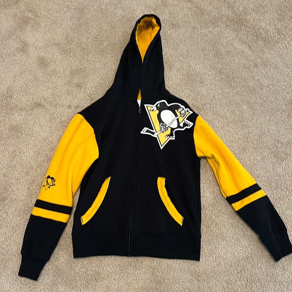 Youth size 10-12 Pittsburgh Penguins zip up hoodie
